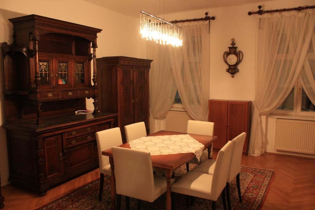 Apartment Schoenbrunn Vienna Room photo
